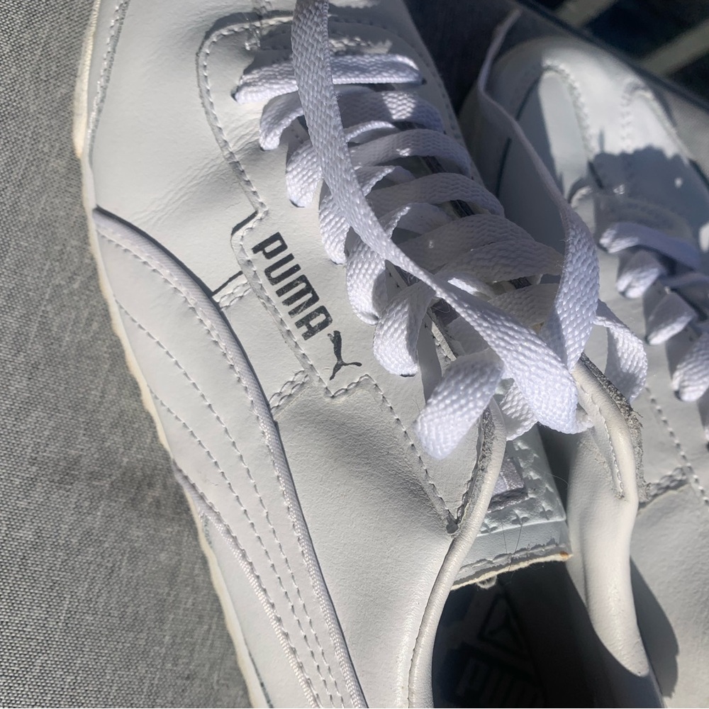 Puma Roma 24 White leather sneakers size  7 w